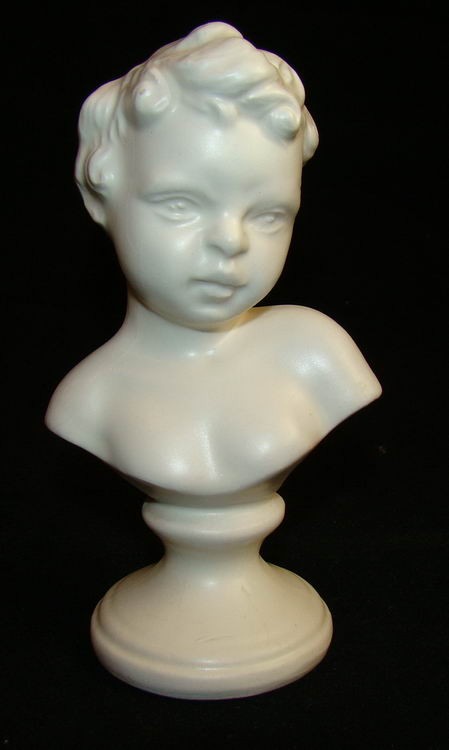 Бюст мальчика (U565)