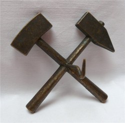 Вешалка крючок на стену "Молот" (R286)