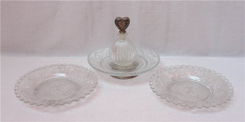 Флакон для духов, ваза маленькая и блюдца 2 шт. (S362)