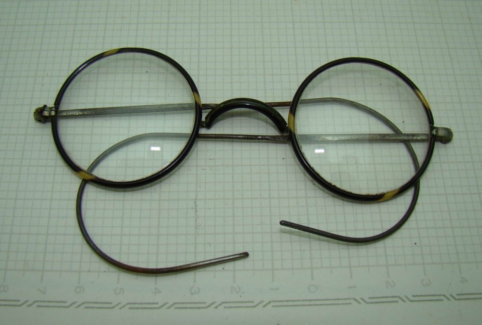 Очки старинные (R833)
