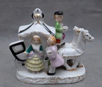 Фигурка винтажная фарфоровая Карета (B063)