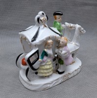 Фигурка винтажная фарфоровая Карета (B063)