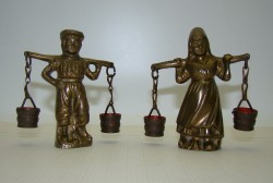 Пара бронзовых винтажных фигурок Водоносы (A672)