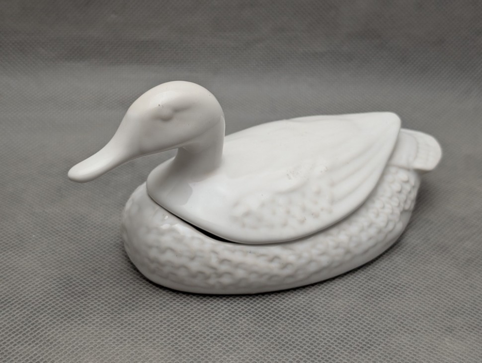 Шкатулка винтажная фаянсовая Утка (B064)