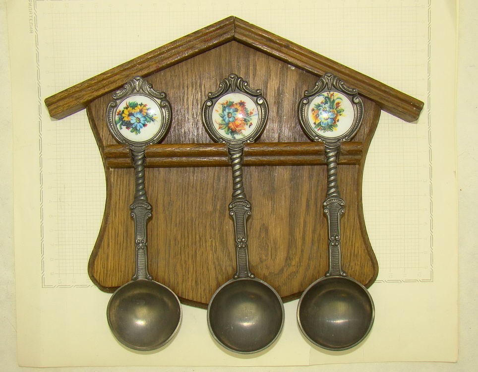 Ложки оловянные декоративные на подставке (R942)