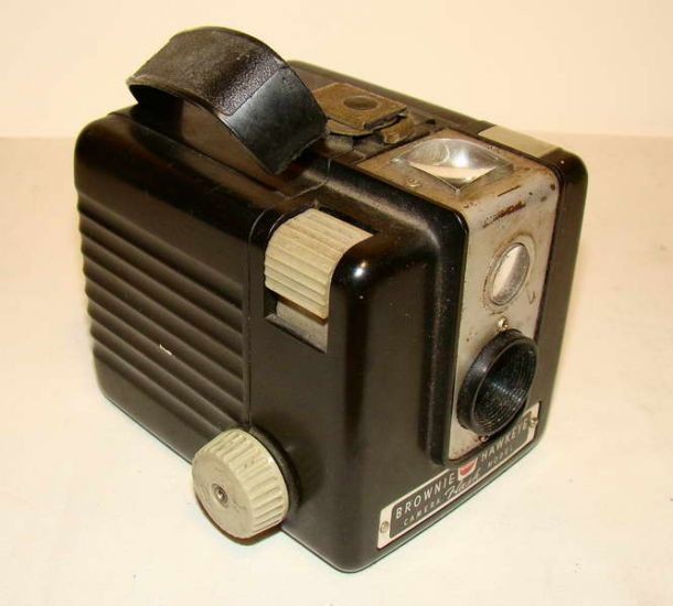Фотоаппарат старинный KODAK BROWNIE HAWKEYE FLASH (E874)
