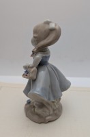 Фигурка статуэтка в стиле Каподимонте Девочка (B067)