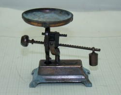 Точилка "Весы" (R839)