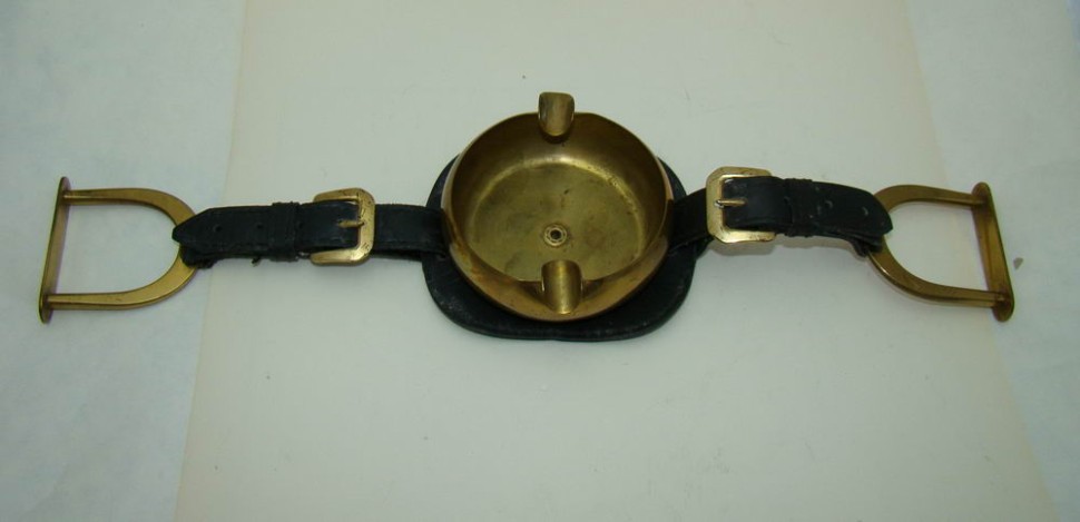 Пепельница на подлокотник кресла (R479)