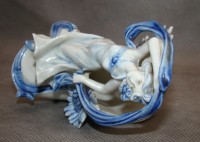 Фигурка вазочка фарфоровая старинная с дефектом (M493)