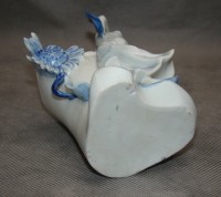 Фигурка вазочка фарфоровая старинная с дефектом (M493)