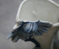 Фигурка вазочка фарфоровая старинная с дефектом (M493)