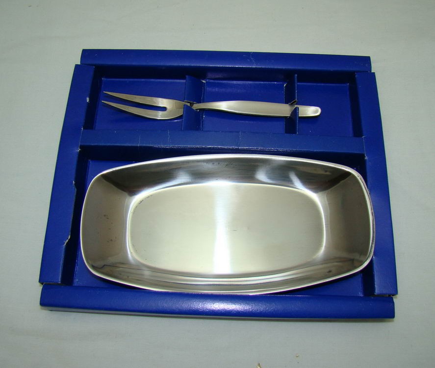 Вилка и блюдо для маринованных огурчиков (U064)