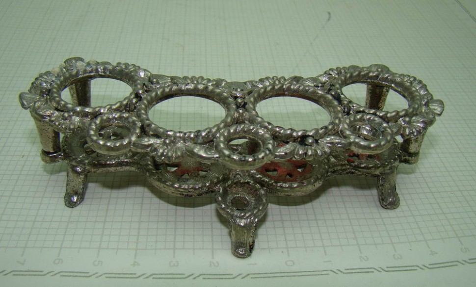 Подставка старинная (P241)