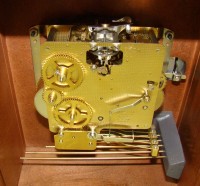 Howard Miller большие каминные часы с боем (M105)