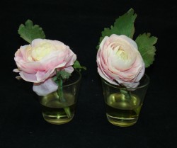 Розы искусственные в стаканчиках 2 шт. (A085)