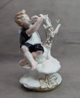 CH Hispania фарфоровая статуэтка Мальчик с дудкой (A976)