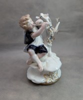 CH Hispania фарфоровая статуэтка Мальчик с дудкой (A976)