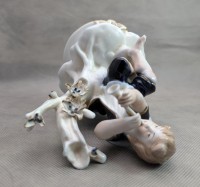 CH Hispania фарфоровая статуэтка Мальчик с дудкой (A976)