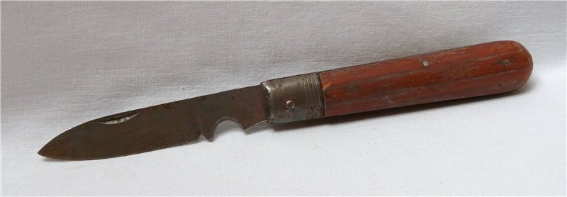 Нож старинный с деревянной ручкой (J768)