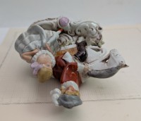 Фарфоровая фигурка статуэтка старинная (A977)