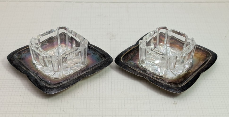 Старинные индивидуальные хрустальные солонки 2 шт. (B072)