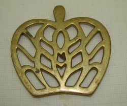 Подставка под горячее "Корона" (P545)