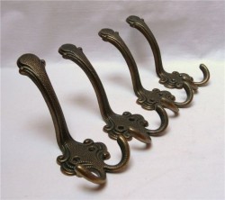 Вешалки 4 шт.  (H910)