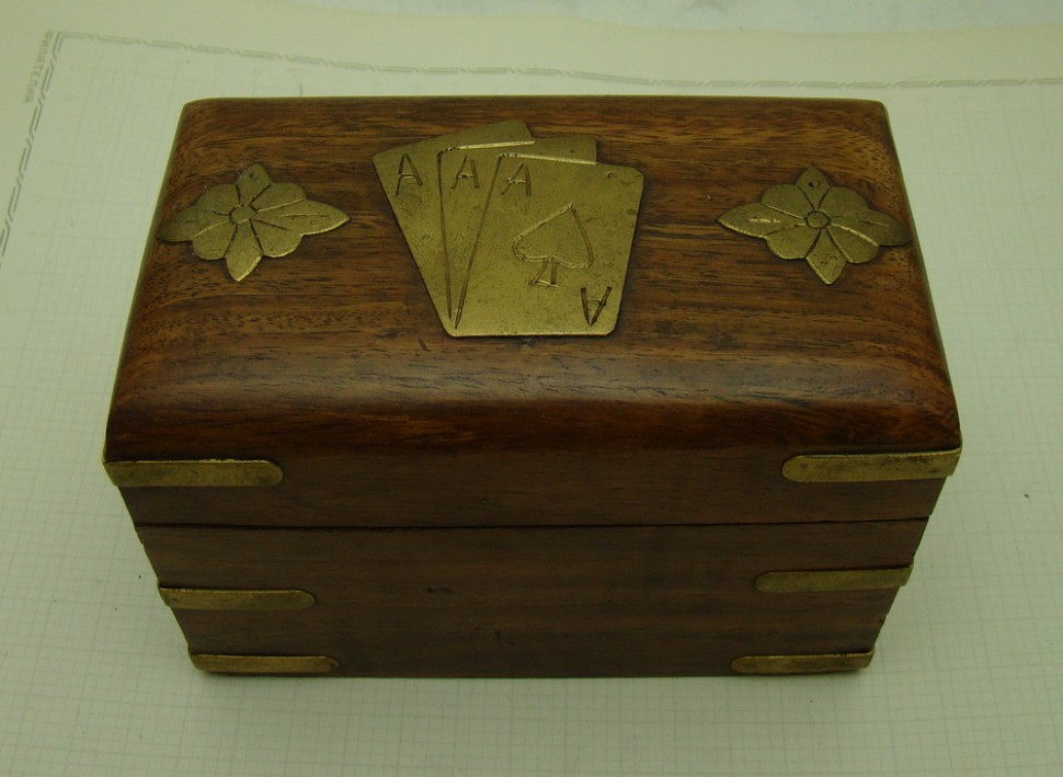 Шкатулка для игральных карт (V685)
