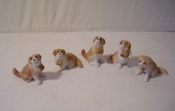 Фигурки собака в пяти позах (D935)