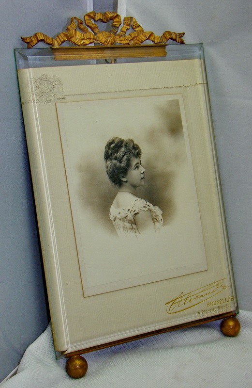 Старинная рамка для фотографии с дефектами (M204)