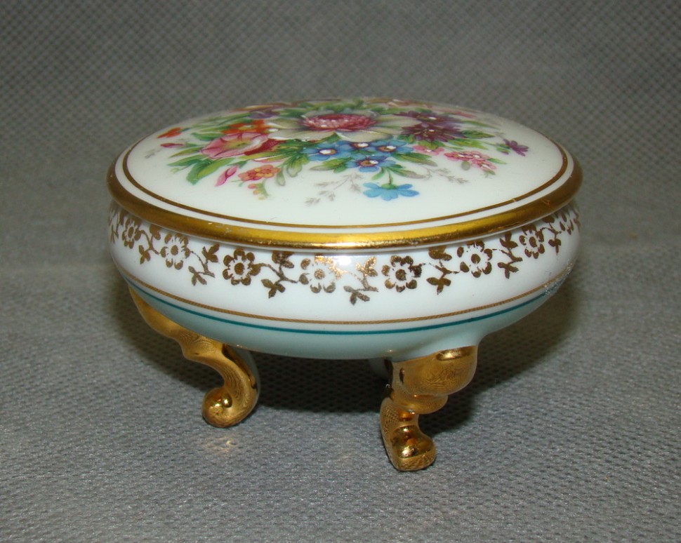 Limoges Шкатулка маленькая фарфоровая винтажная (W517)