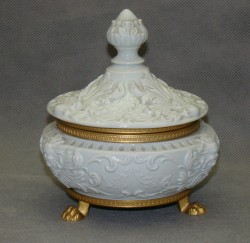 Шкатулка фарфоровая старинная (W518)