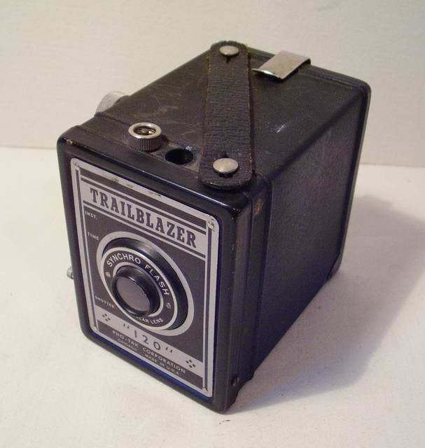 Фотоаппарат старинный TRAILBLAZER 120 (E333)