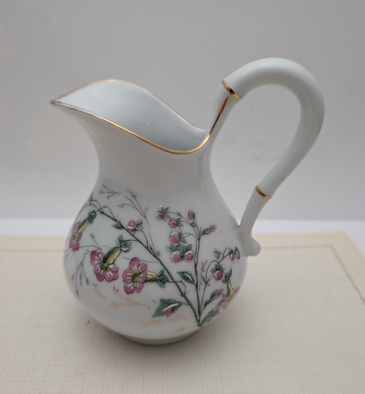 Молочник фарфоровый винтажный (B081)