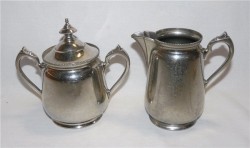 Сахарница и молочник старинные (R313)