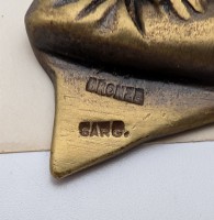 Бронзовый винтажный барельеф Мадонна с младенцем (B086)