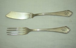 Вилка и нож-лопатка для рыбы старинные (U081)