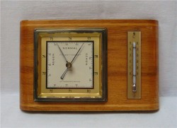 Барометр с термометром старинный (L518)