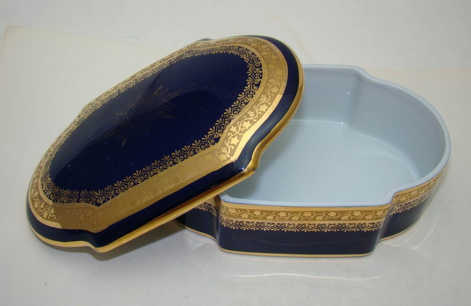 Шкатулка фарфоровая старинная Лимож (U219)