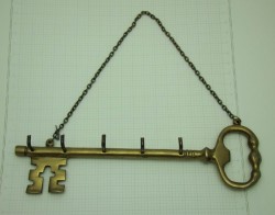 Вешалка открывалка "Ключ" (U302)