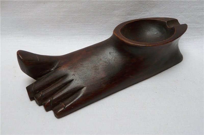 Пепельница "Нога" (J848)