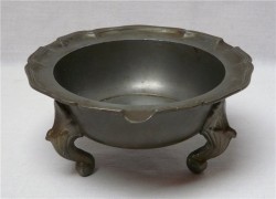 Пепельница старинная на ножках (K963)