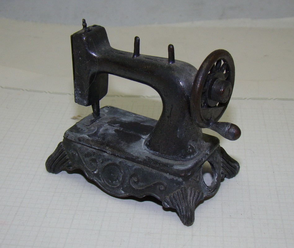 Точилка Швейная машинка (X568)