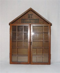Шкафчик для коллекций "Домик" (K503)