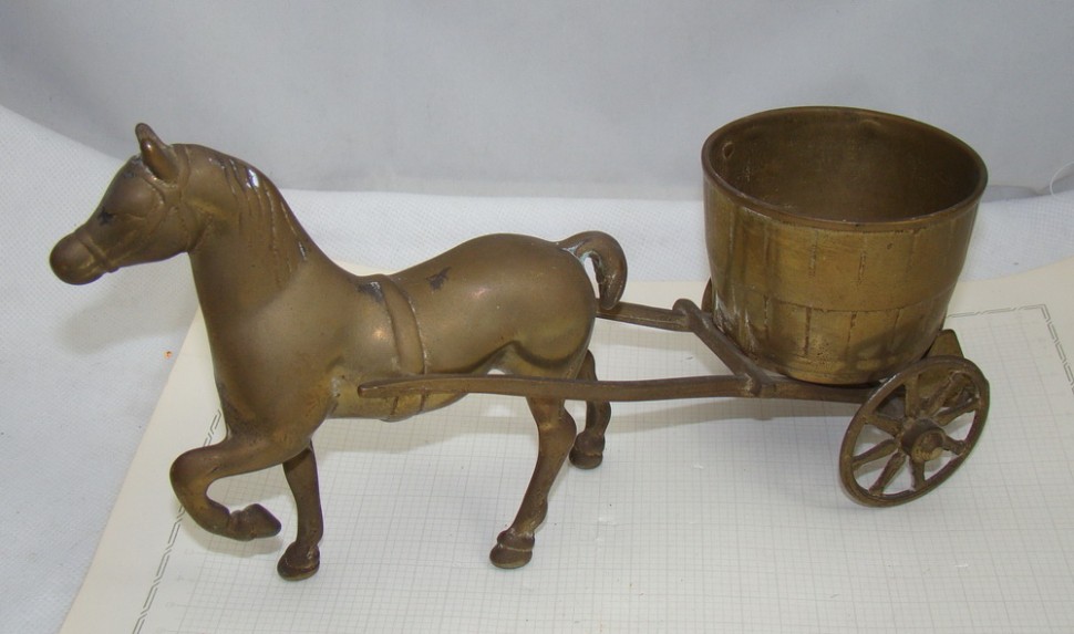 Фигурка винтажная лоточек-подставка Конь с повозкой (M318)