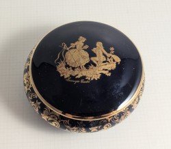 Limoges винтажная шкатулка Галантные сцена Фрагонара (B287)