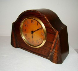 Часы настольные старинные (C548)