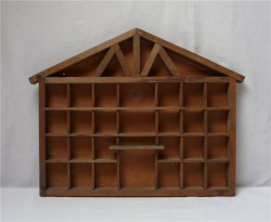 Полочка для коллекций "Домик" (K504)