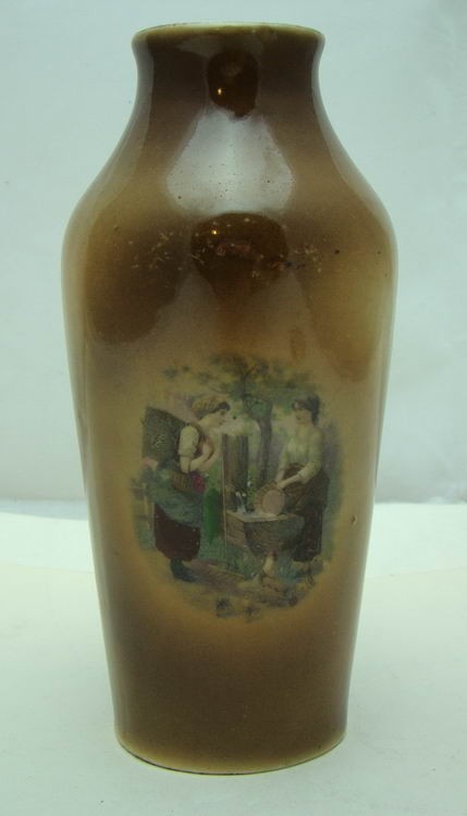 Ваза фарфоровая старинная (U223)